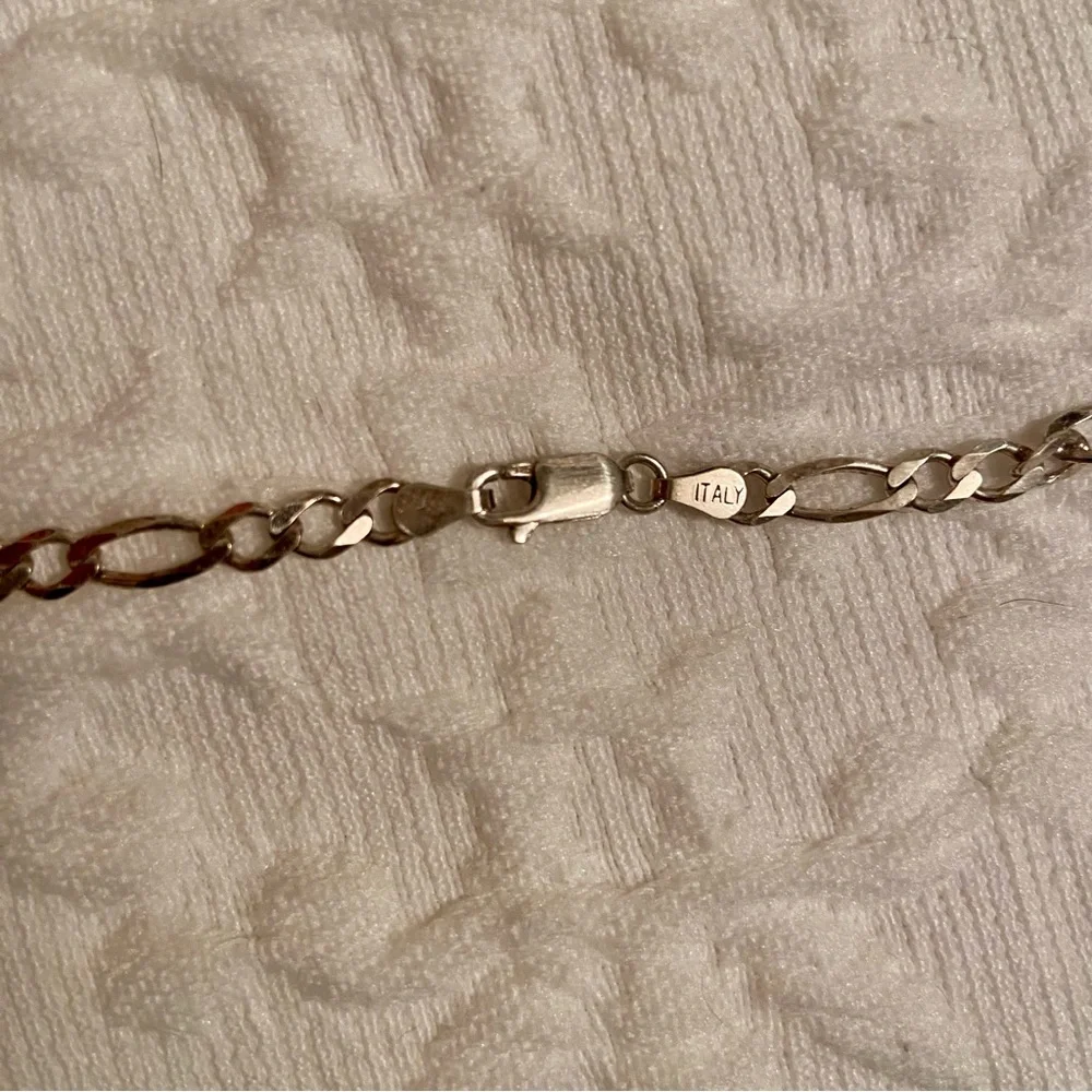 Elegant Sterling Silver 925 Italy Figaro Chain Necklace - Picture 3 of 4